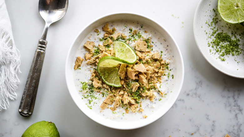 oats with crumbs and lime