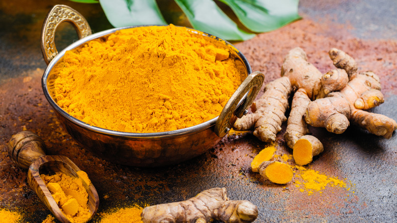 Turmeric powder and root