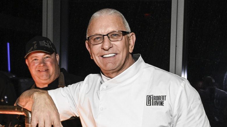 Robert Irvine smiling