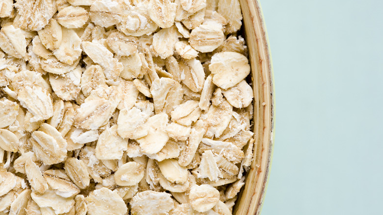 oats in a bowl