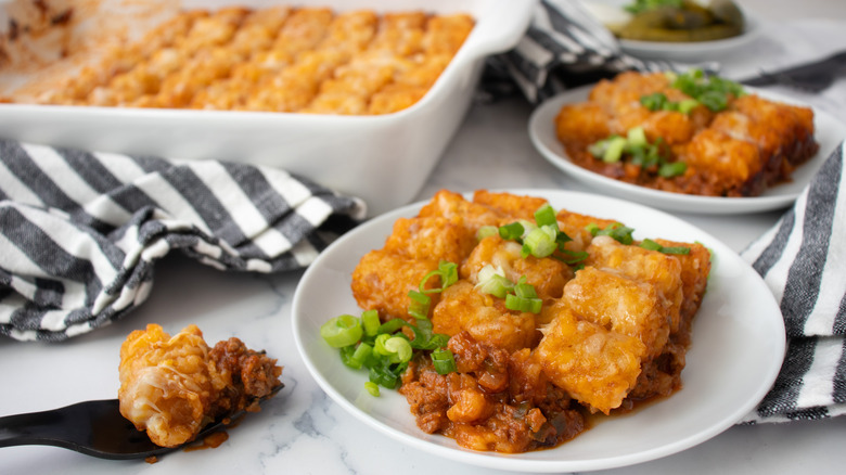 sloppy joe tater tot portion