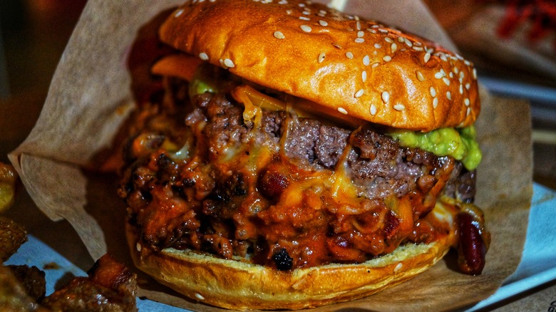 cheeseburger with chili