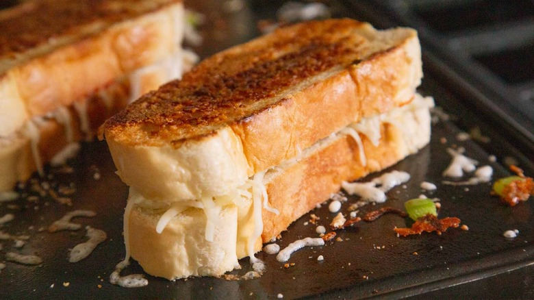 pizza grilled cheese sandwiches