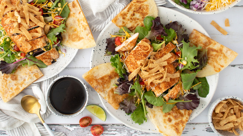 quesadilla chicken salad bowl